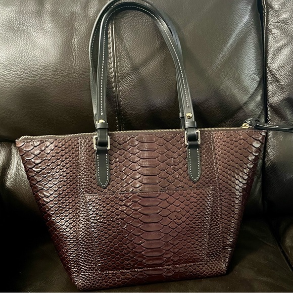 Dooney & Bourke  Denison Maxine Espresso Brown/Black Leather Tassel Tote Bag - Picture 2 of 12